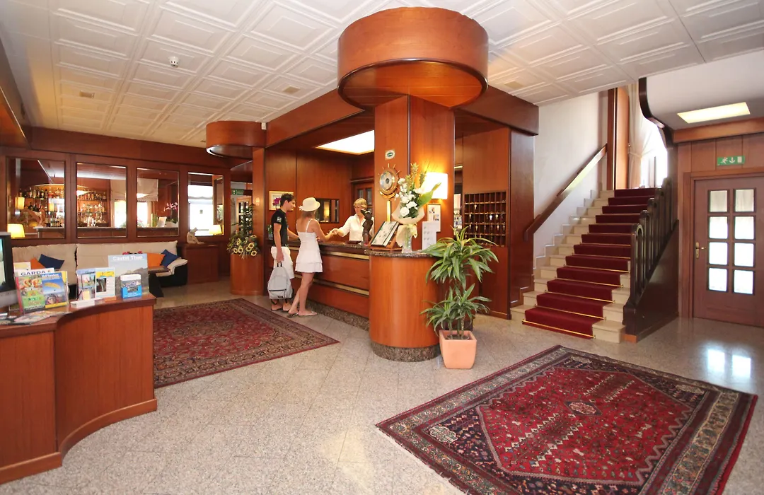 Hotel Riviera-1